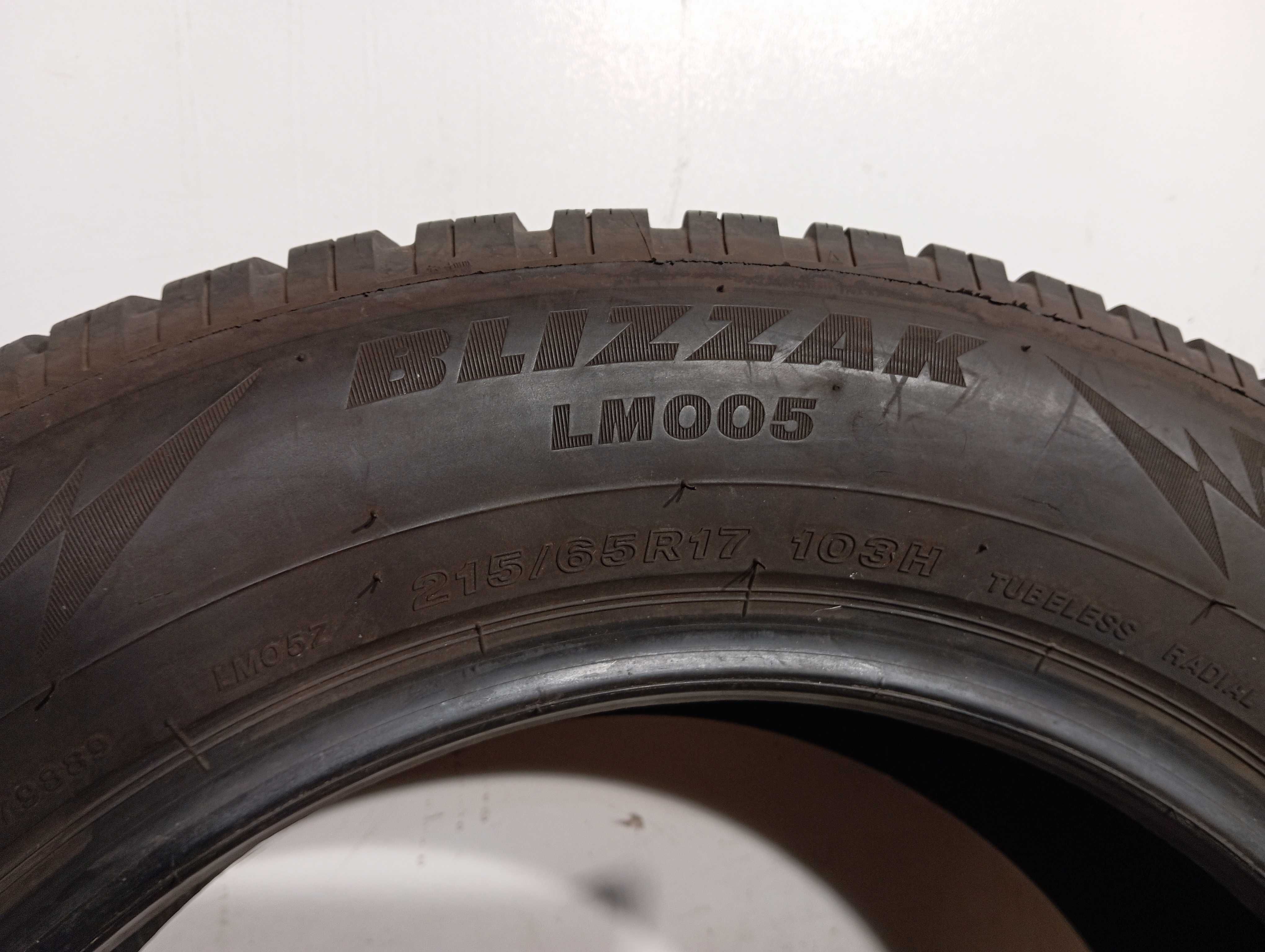 1x 215/65 R17 103H Bridgestone Blizzak LM005. 2019r 7,4mm