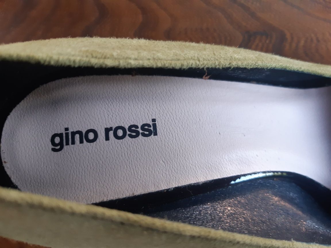 Czółenka zamszowe Gino Rossi