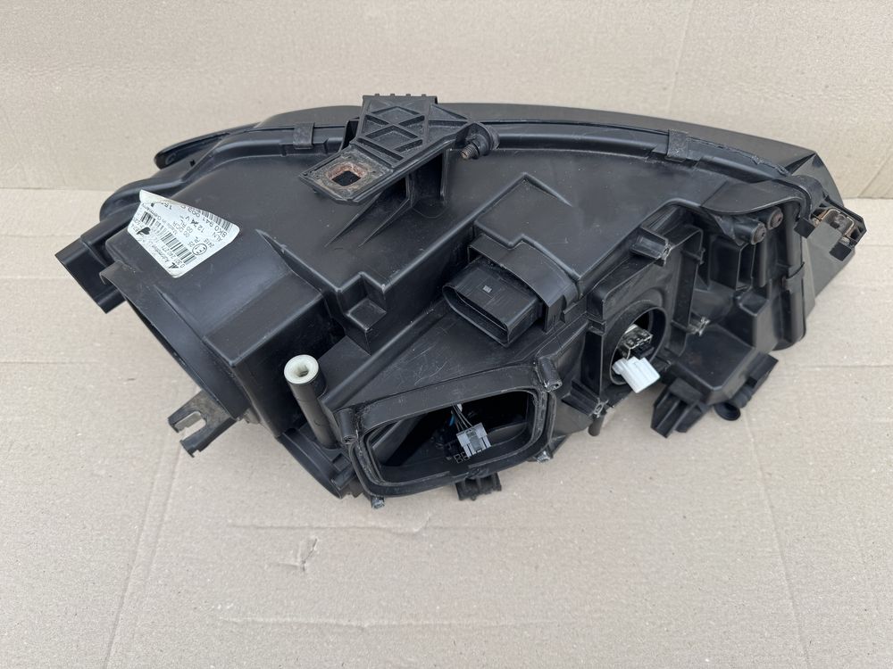 Lampa lewa przód Audi A4B8 bi-xenon nie skretny EU Reflektor lewy