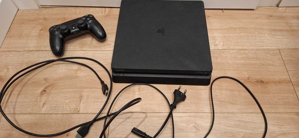 PS4 SLIM 1 TB - Como nova