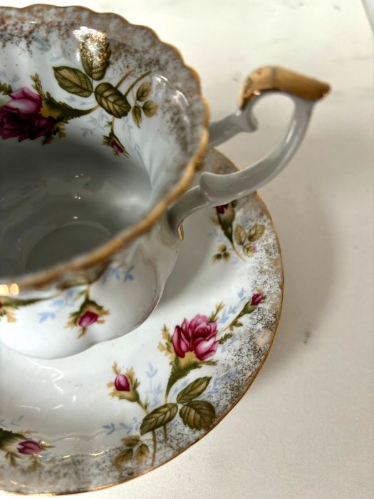 Serwis obiadowy i kawowy Chodzież- Iwona Złota Róża-141 elementów