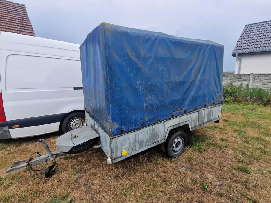 Przyczepka samochodowa z plandeką