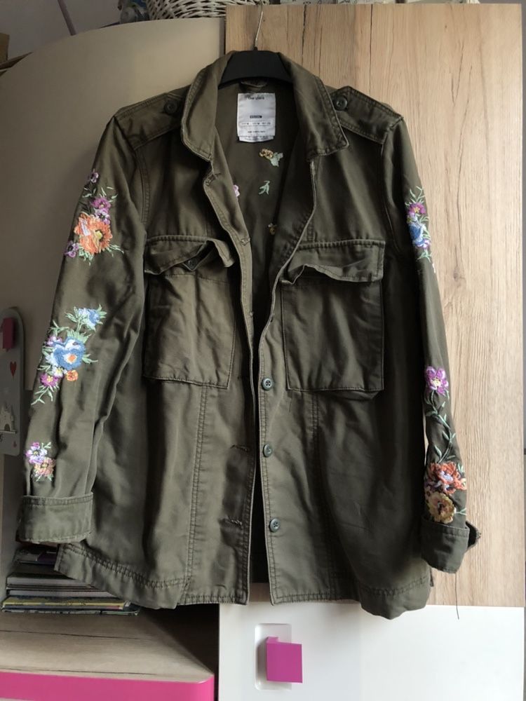 Kurtka khaki bershka M kwiaty haft