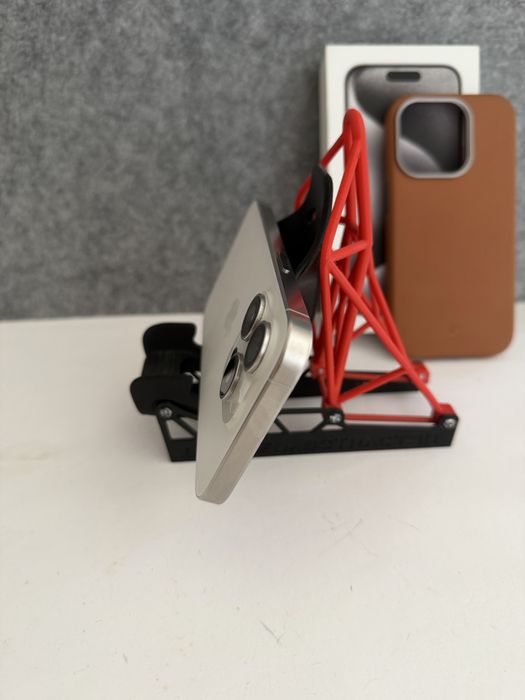 Troco/Vendo IPhone 15 Pro 128GB Titanium White