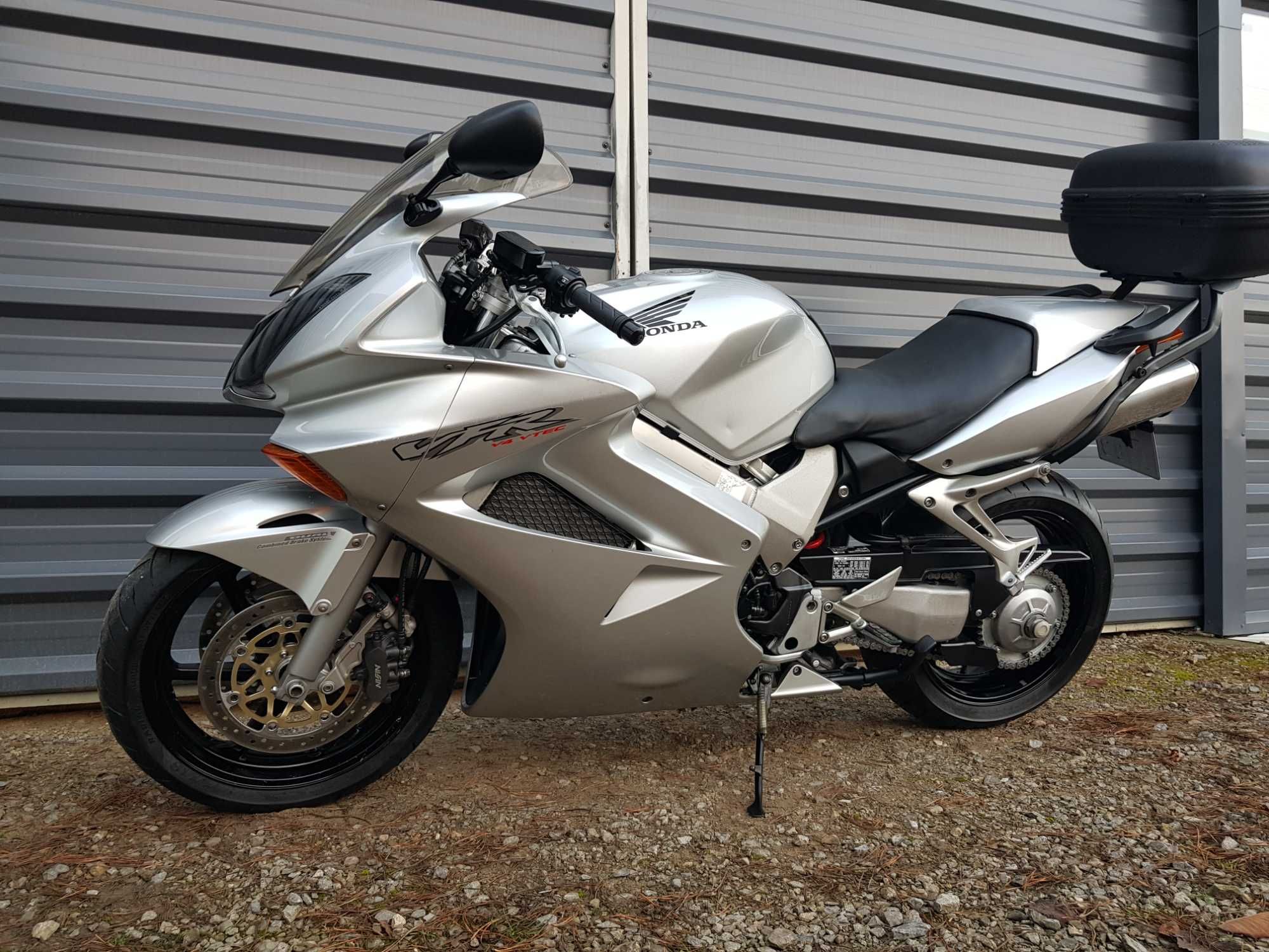 Honda VFR 800 V-Tec 03r RC46 Wtrysk FZS FZ8 GSXF 1250 GSF Bandit CBF