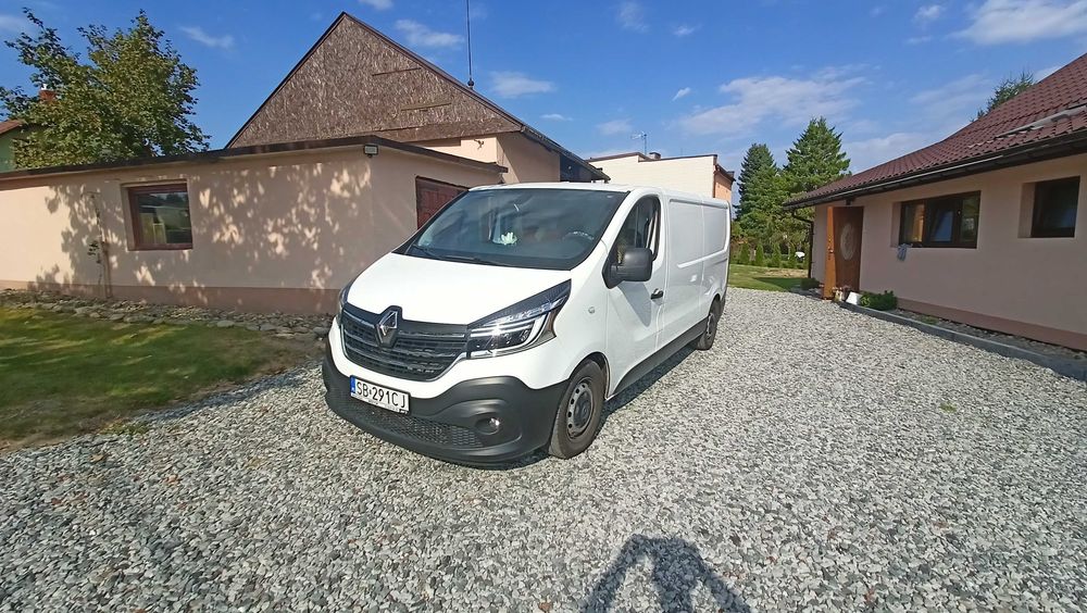 Renault Trafic 2.0 145hp 28000tys przebiegu.