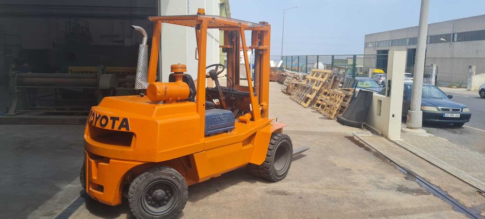 Empilhador Toyota 3,5 Ton