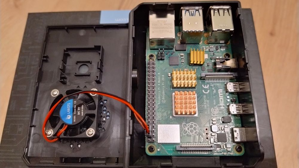 Raspberry Pi 4 4GB + Case Labists + 32GB SD + akcesoria