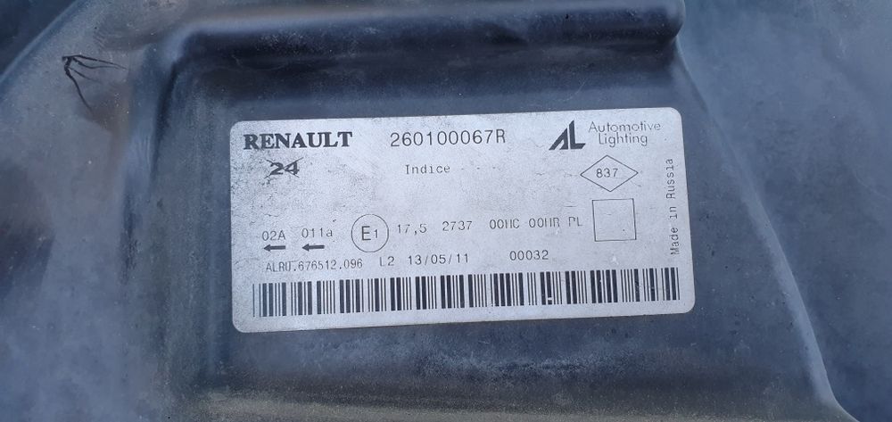 Farol Dacia Duster direito 2011