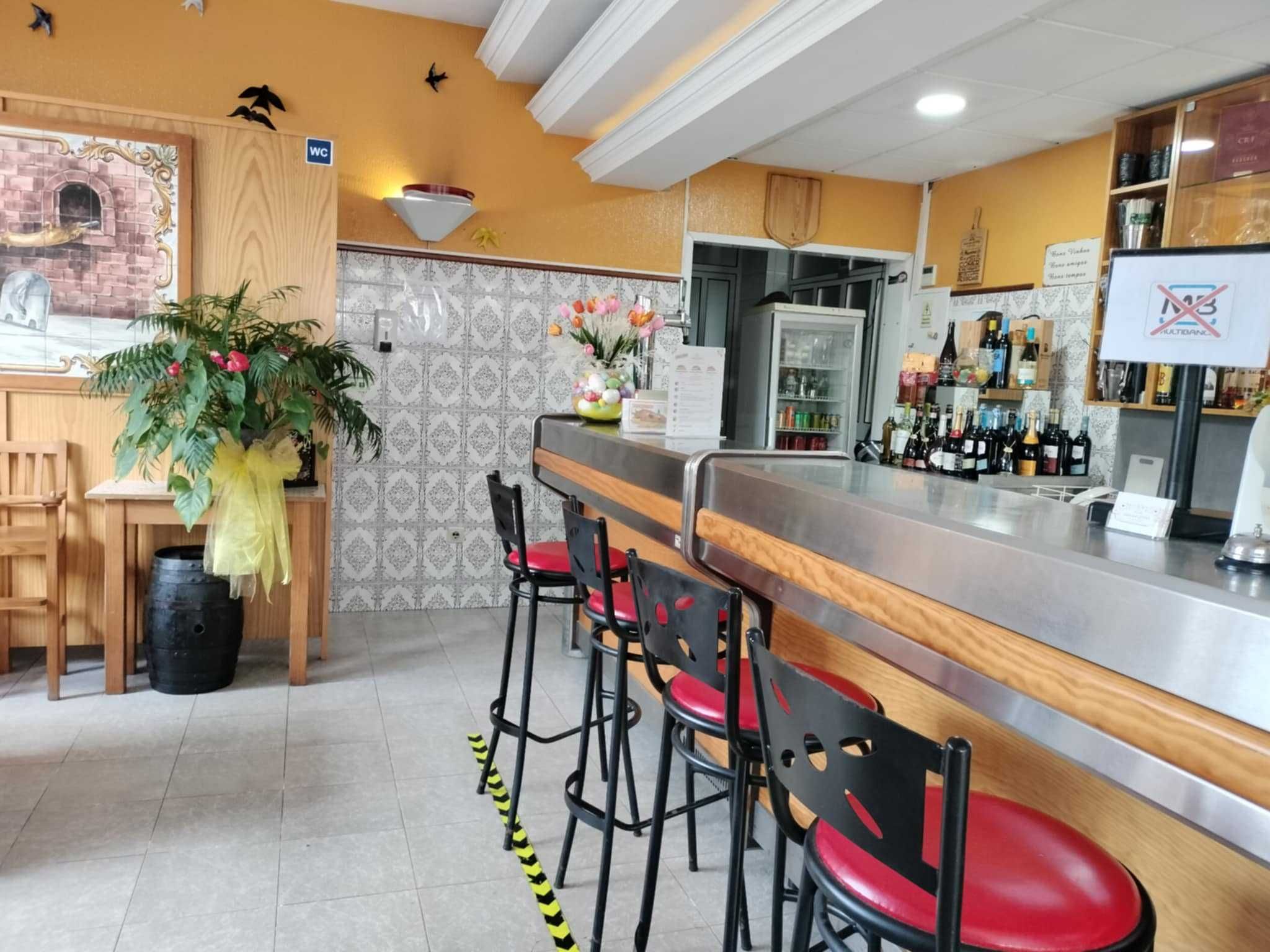 TRESPASSE de ASSAMENTO DE LEITÕES com restaurante. Renda: 720€