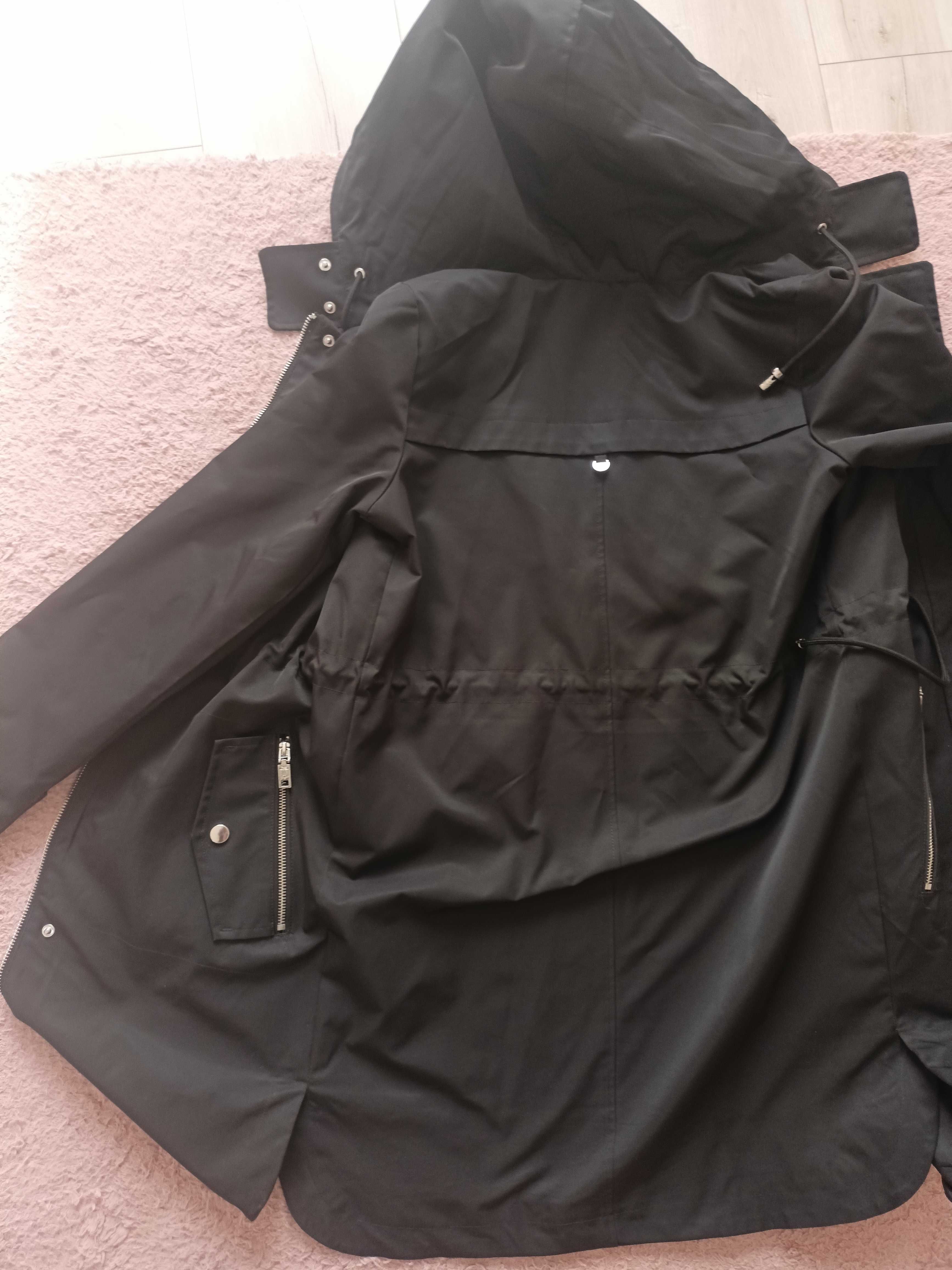 Parka Mohito czarna roz 32