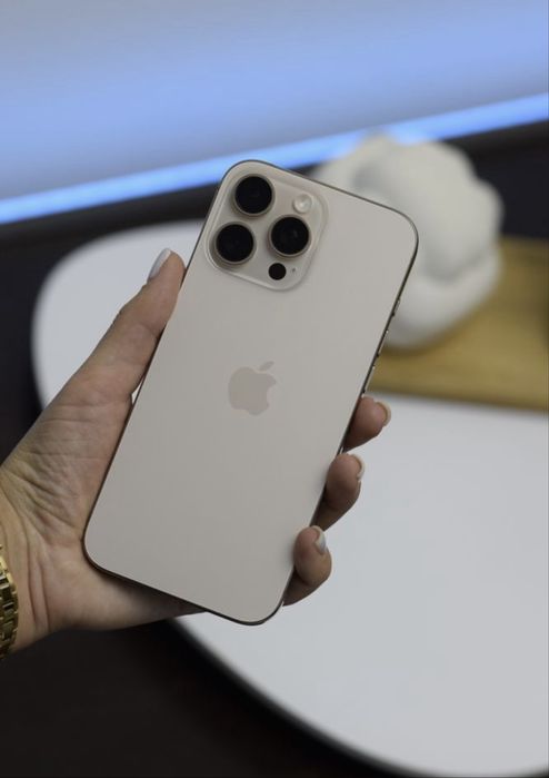 16 pro max 256 gb Desert titanium