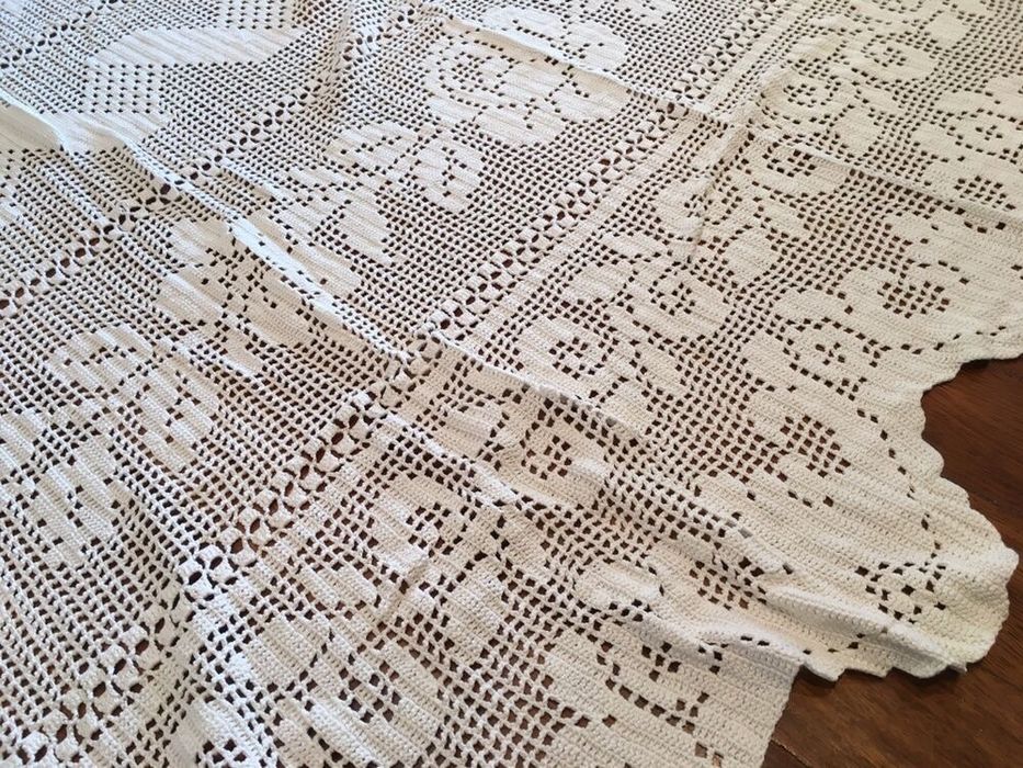 Bordados mão / crochê / renda (colcha cama) - coleccao de família