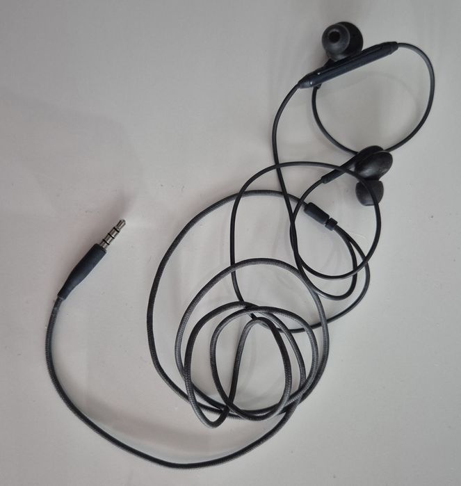 Słuchawki douszne przewodowe Samsung AKG