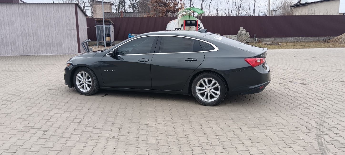 Продам chevrolet malibu hybrid 2017