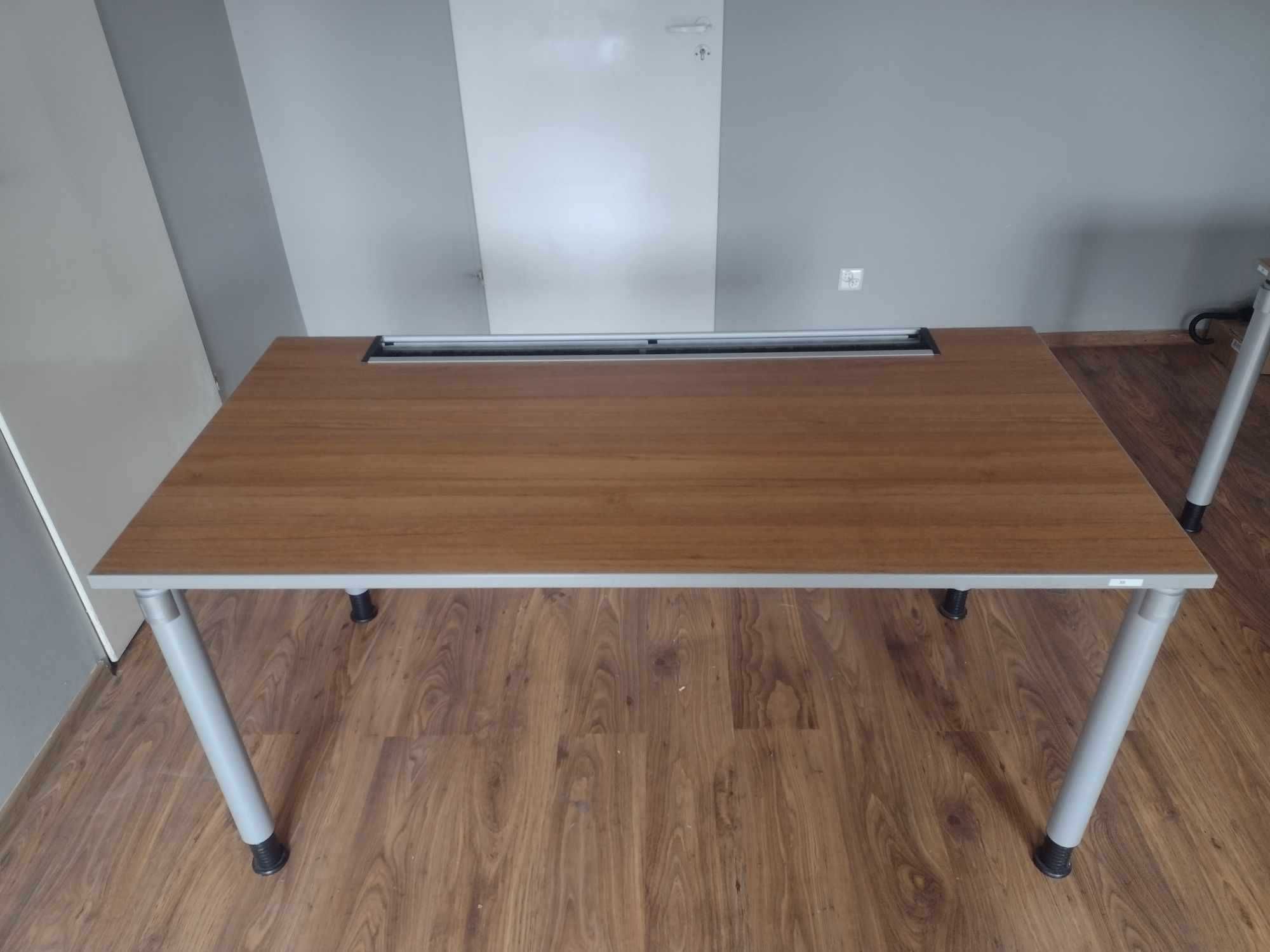 4 biurka szerokie, używane