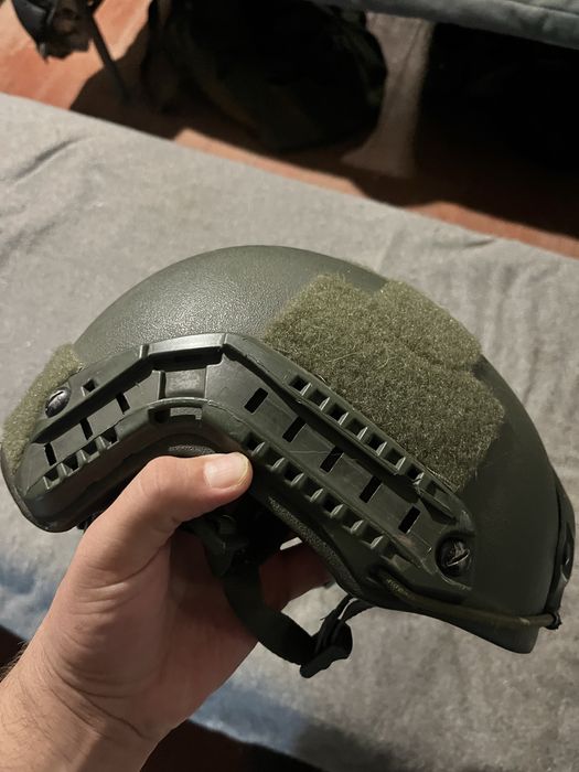 Продам шолом fast