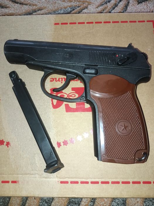 Продам іграшковий ПМ.