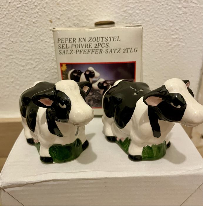 Saleiro e Pimenteiro - vaquinhas loiça