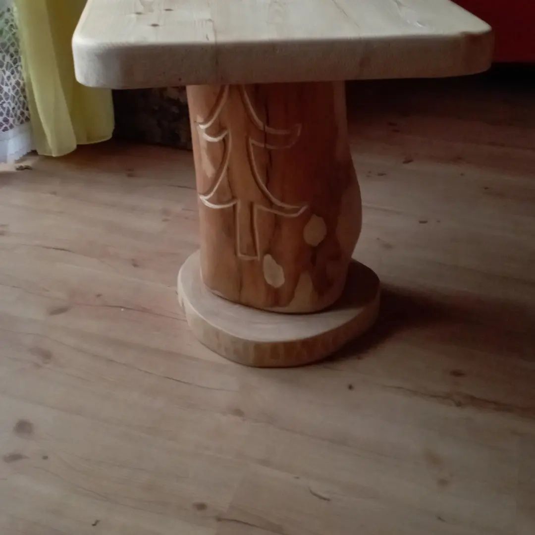 Stolik drewniany góralski