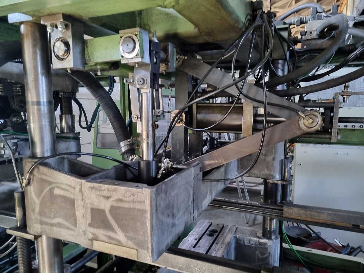 Termoformierka do pr. opakowań ILLIG RDKP 72 C + DSB 72C .