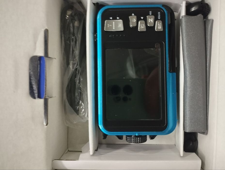 Цифровой фотоапарат с 2 дисплеями для проводной сьемки 2.7К