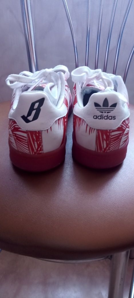 Adidasy biało czerwone