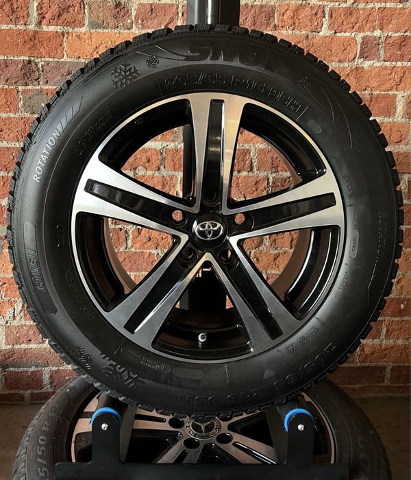 Koła Zimowe 16 Toyota Yaris Cross 205/65R16 Goodyear Nowe Czujniki