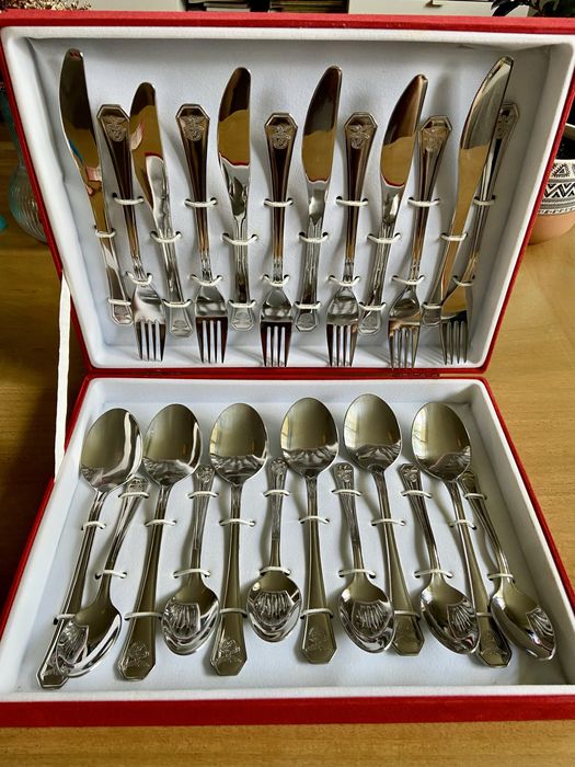 Conjunto de 24 Talheres Novos - Benfica