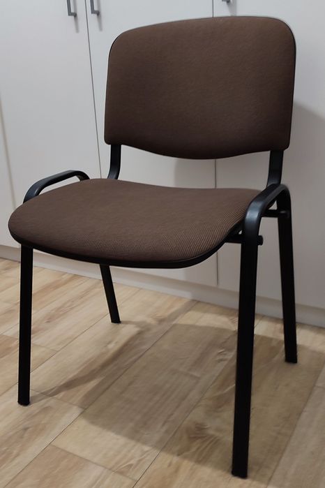 Krzesło konferencyjne targowe brąz tapicerowane