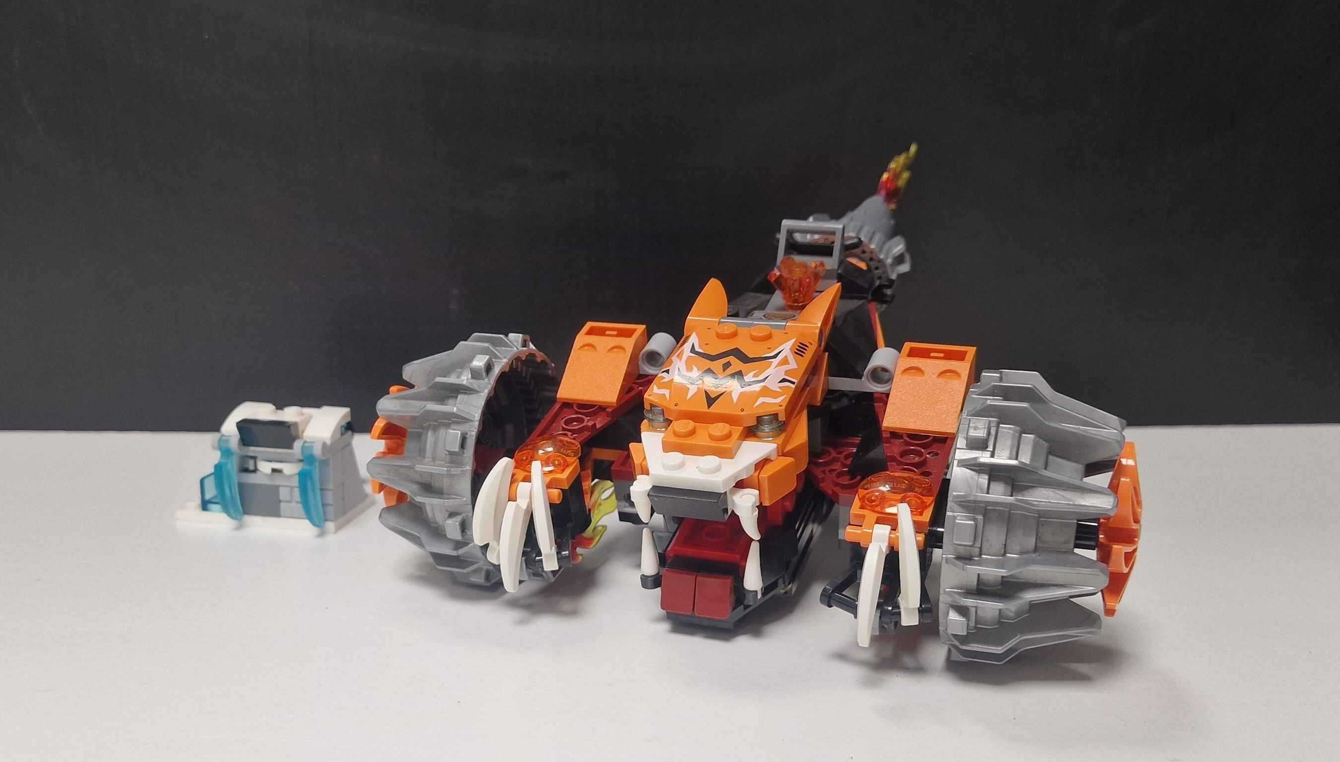 Lego chima 70222 Pojazd Tormaka