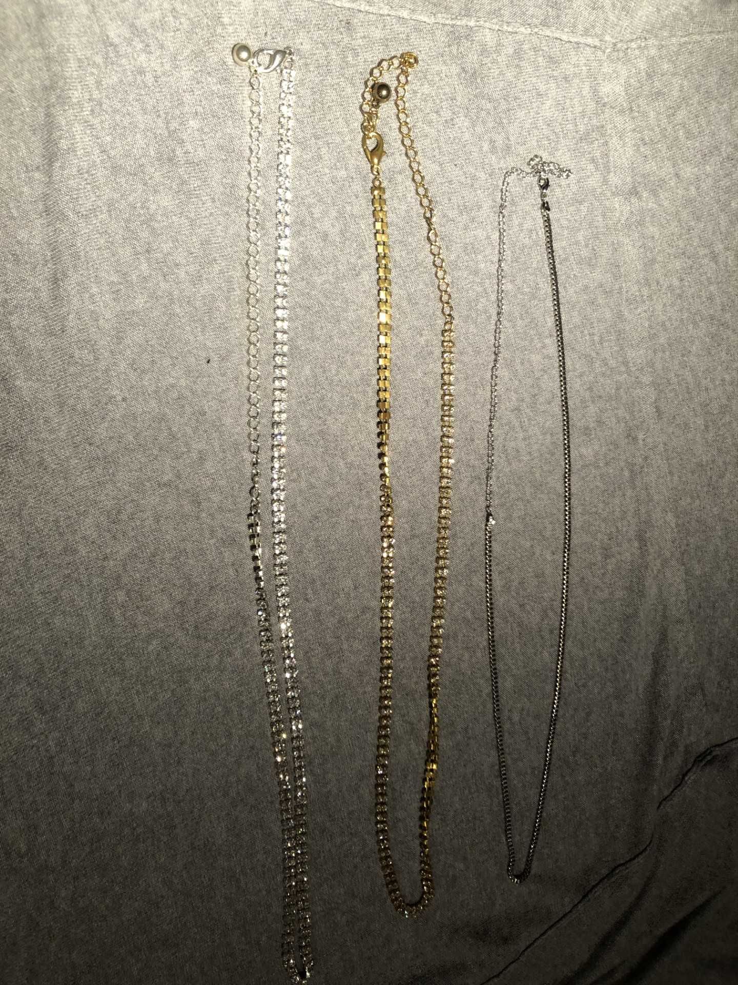 cintos  prateados e dourado  109 cm comprimento /102 cm o mais fininho