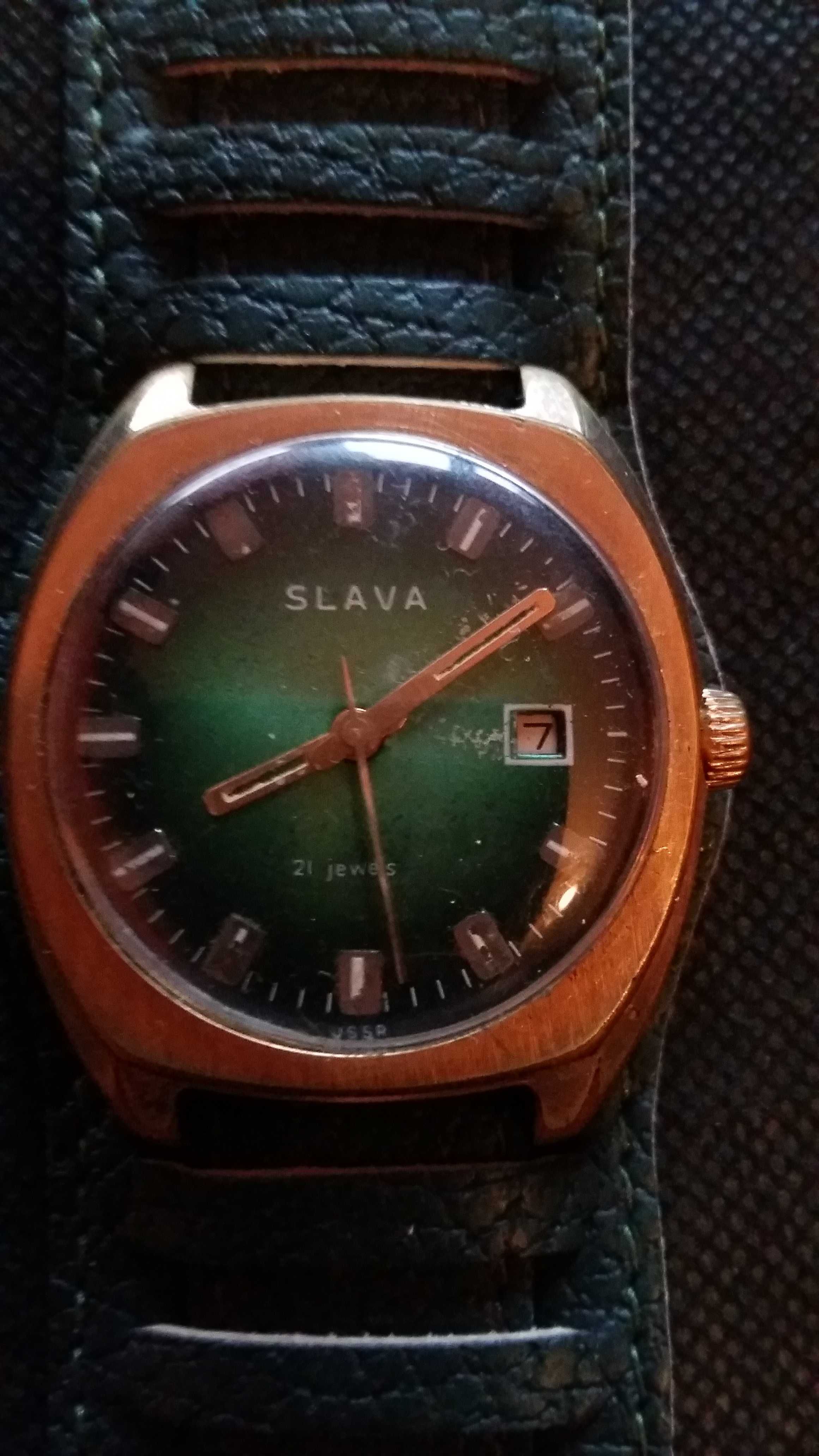 Zegarek SLAVA 21 kamieni pozłacany.