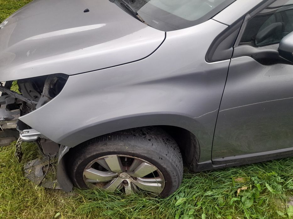 Błotnik lewy przód peugeot 2008 I