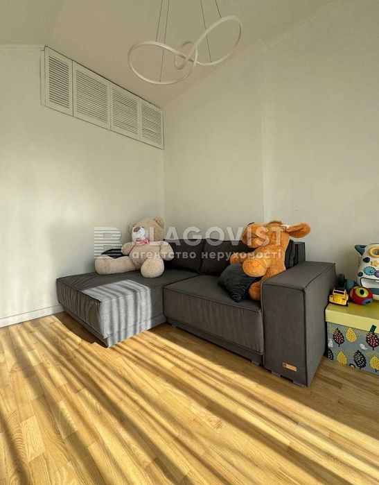 Продаж 2пов. будинку 220м2 , Хотів