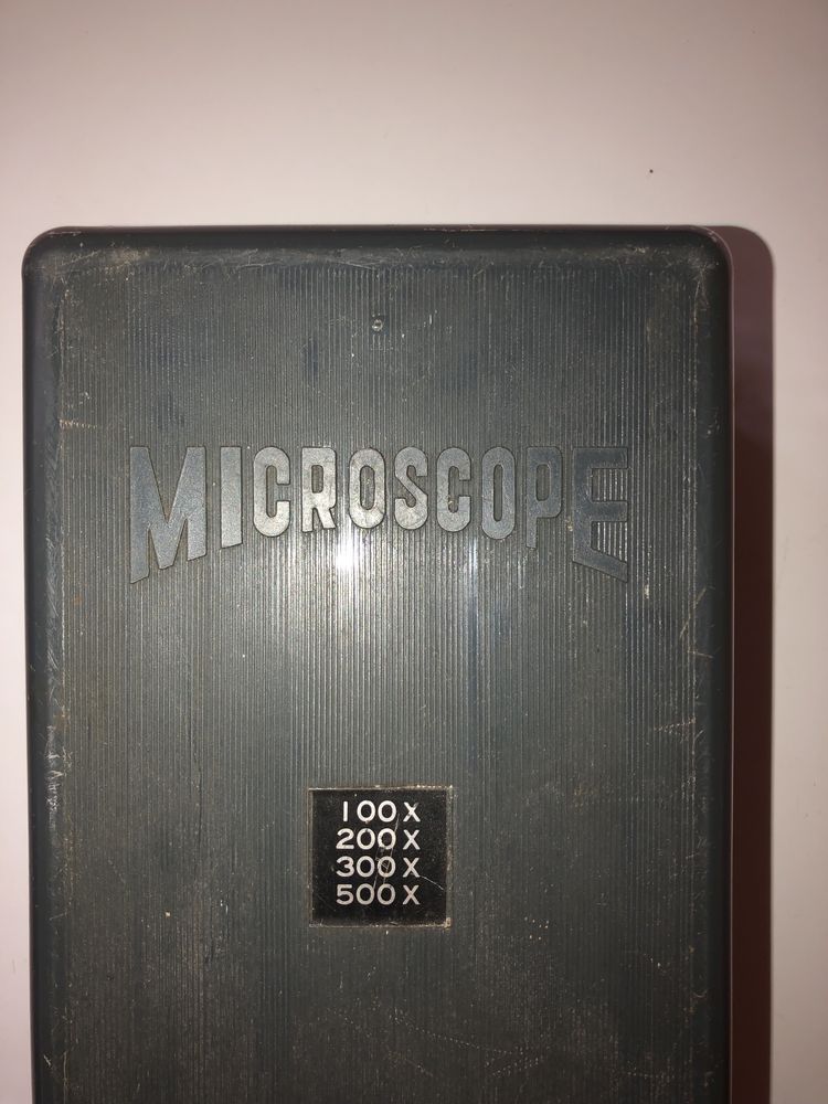 Microscópio pequeno