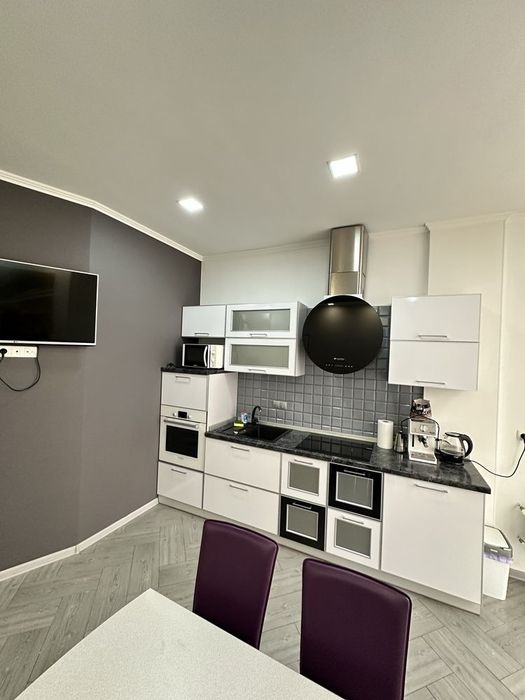 Аренда  2Х Ком квартиры 16-17Жемчужина Центр Новострой льва Толстого