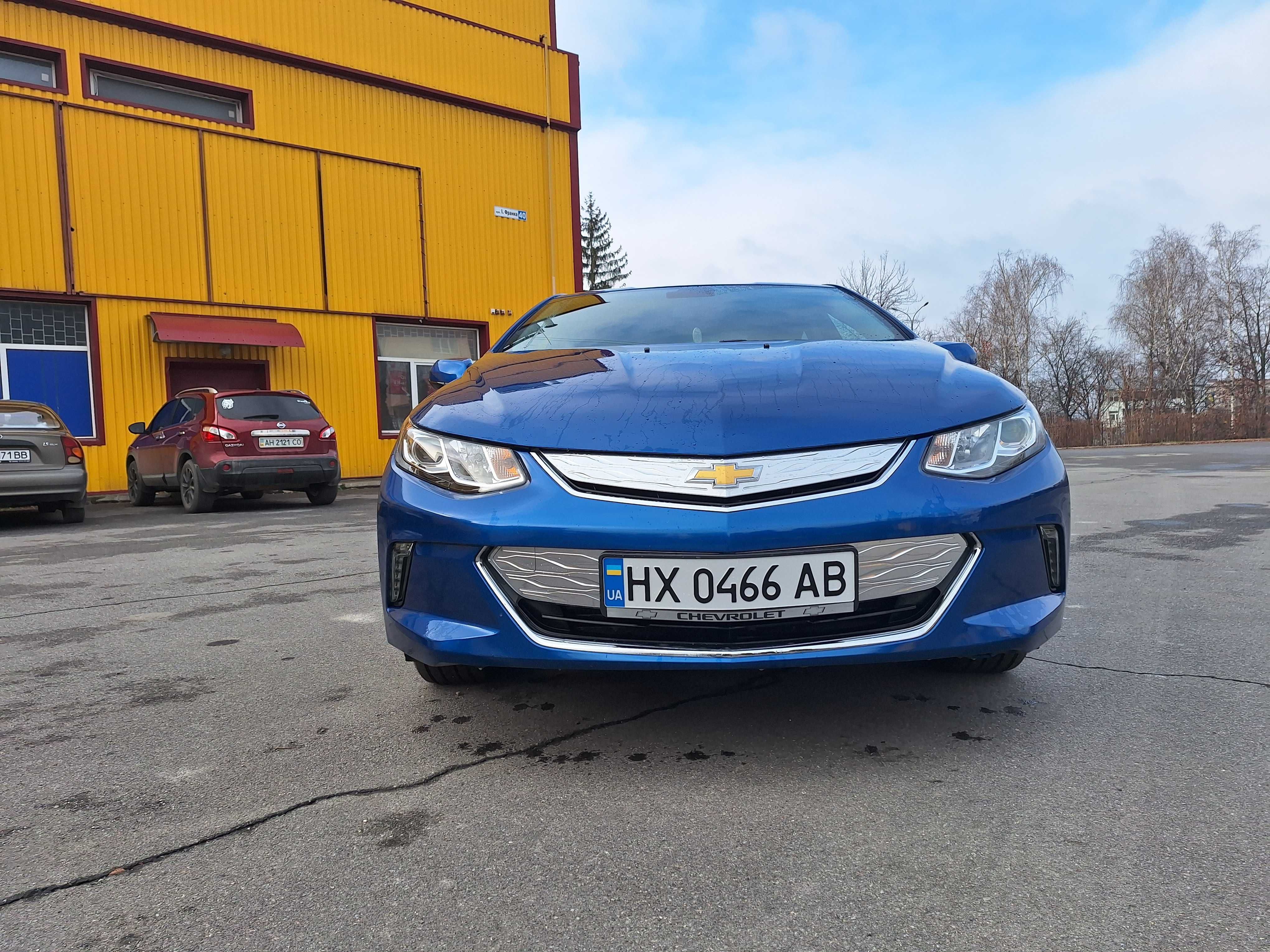 Chevrolet Volt LT plug-in gybrid