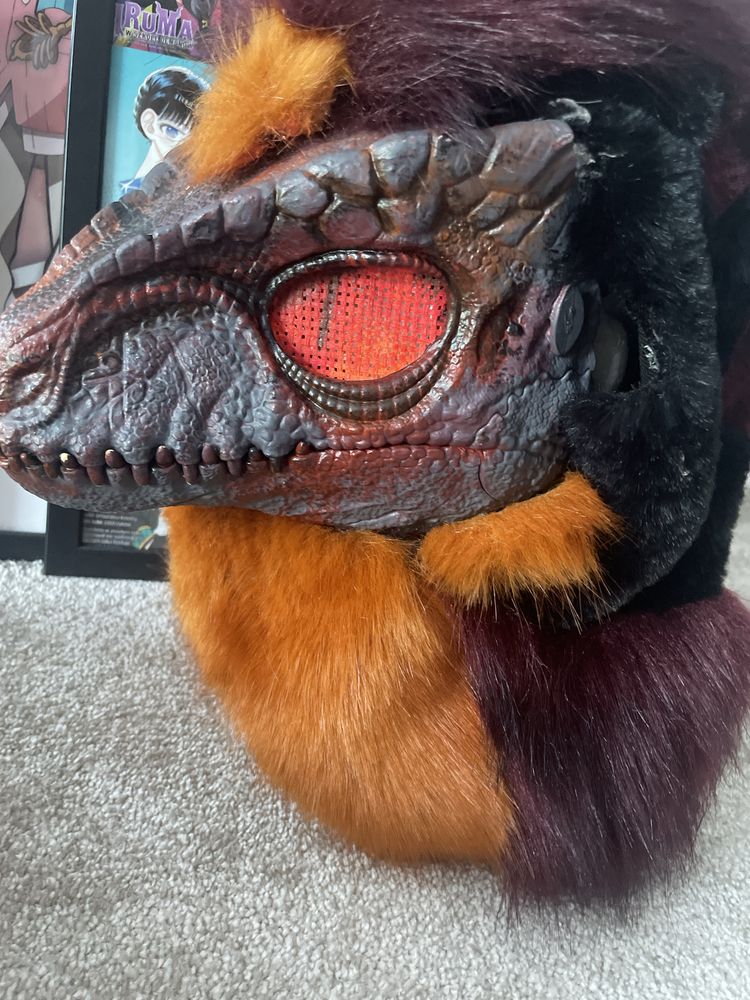 Mini partial furry fursuit dinomaska.
