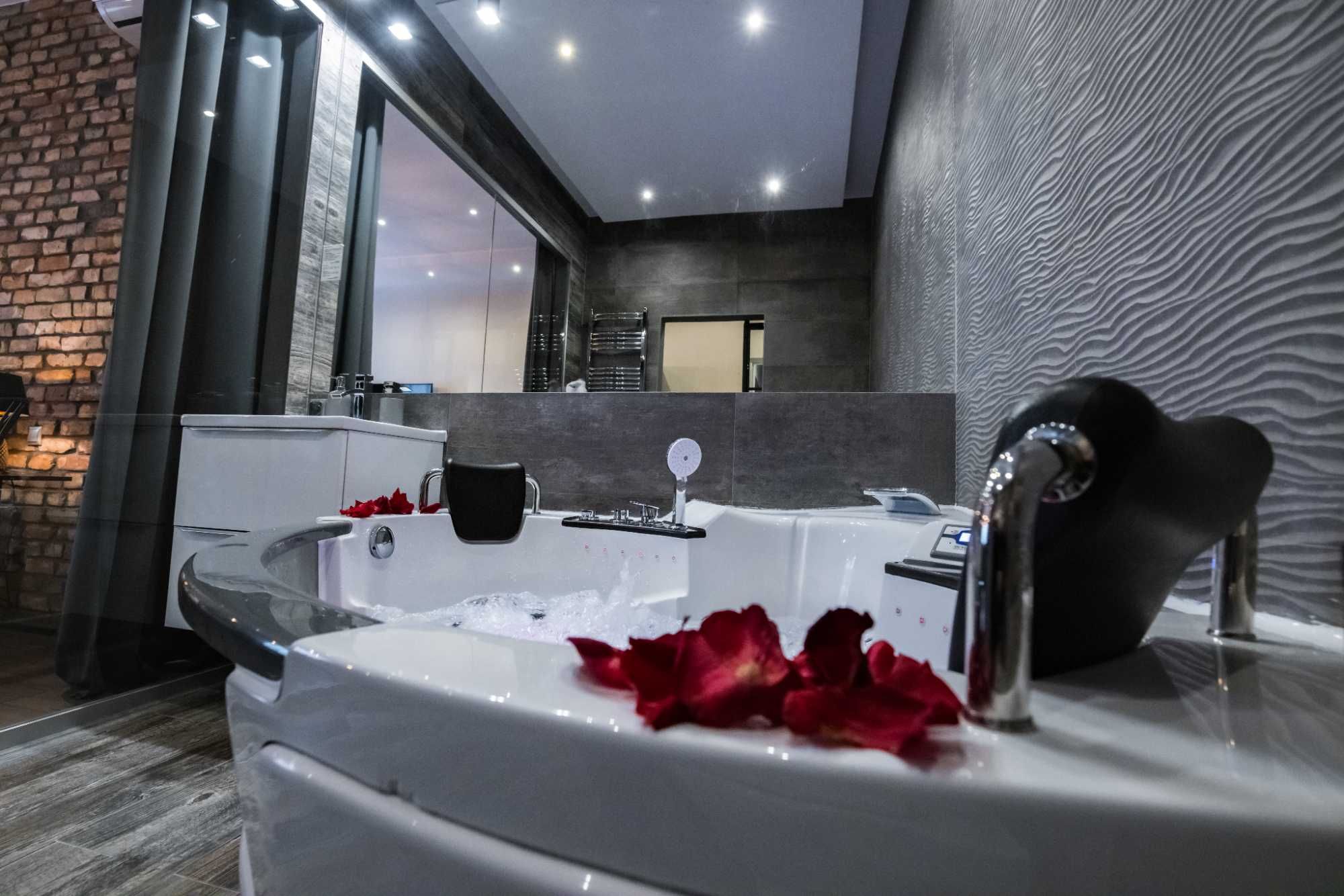 Apartament z jacuzzi Spa Stare Miasto Z12/22 PROMOCJA w tygodniu!