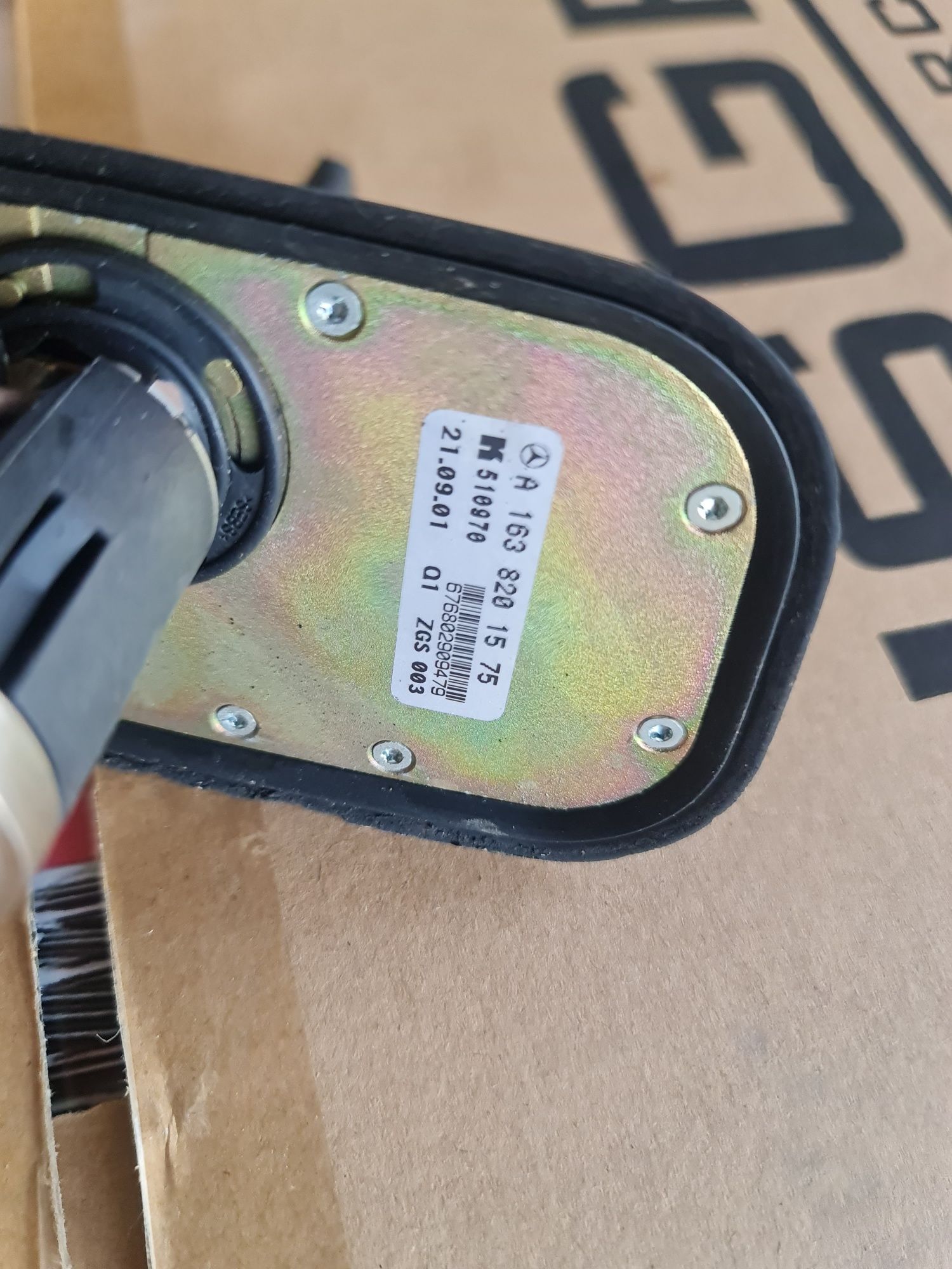Antena dachowa mercedes w163 . ML . Bdb . Orginal .
