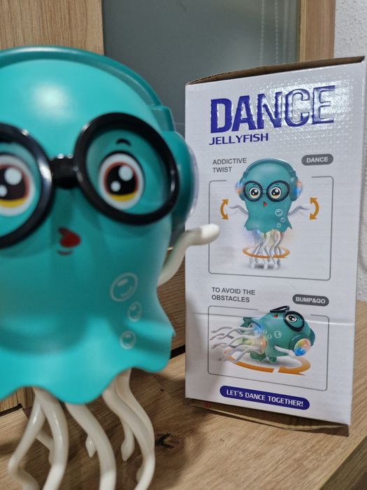 Brinquedo super engraçado.  Novo