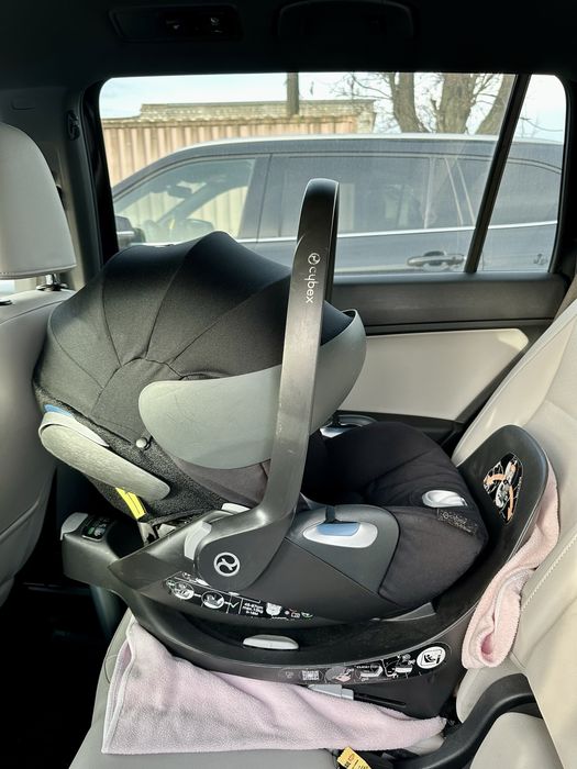Автокрісло Cybex Cloud T i-Size з базою