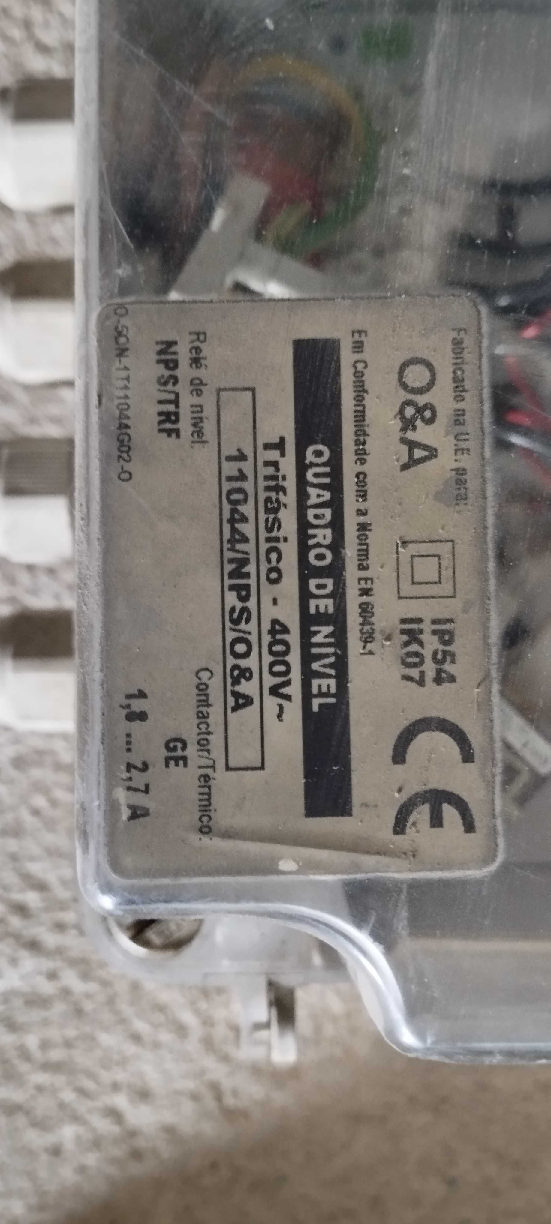 Vendo bomba de para trator