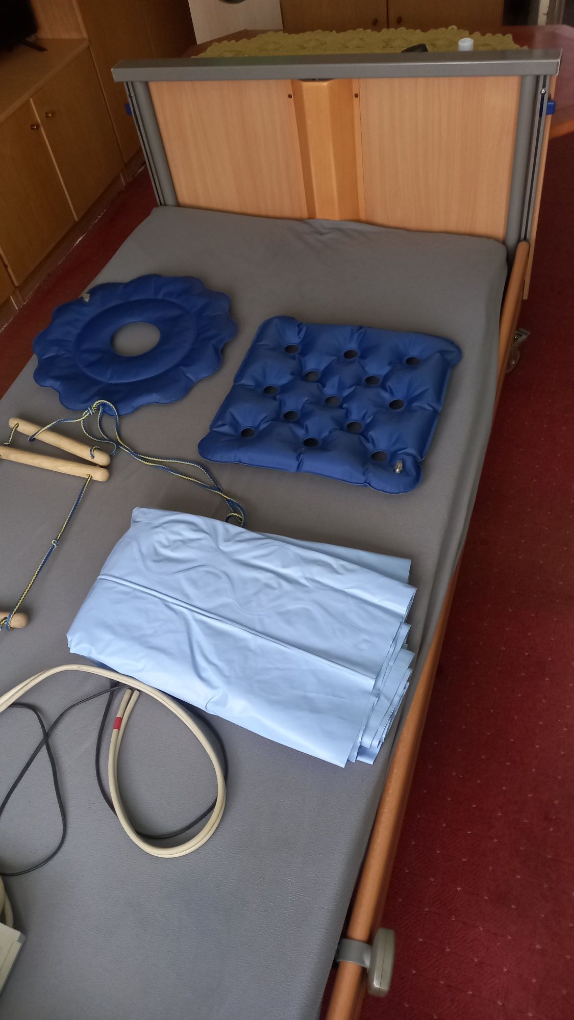 Łóżko rehabilitacyjne sterowane pilotem kompletne wyposażenie akcesori