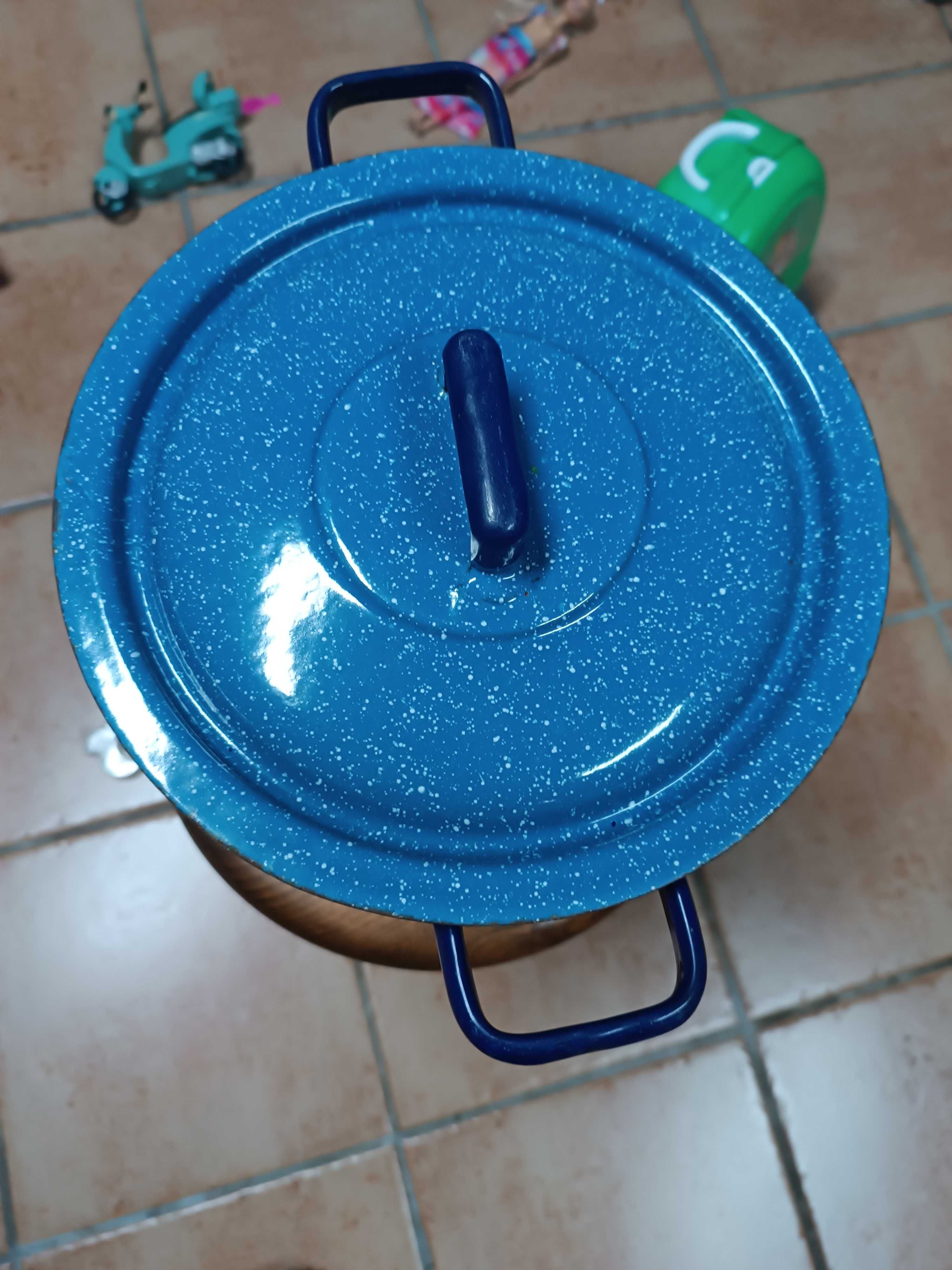 Panela em esmalte antiga