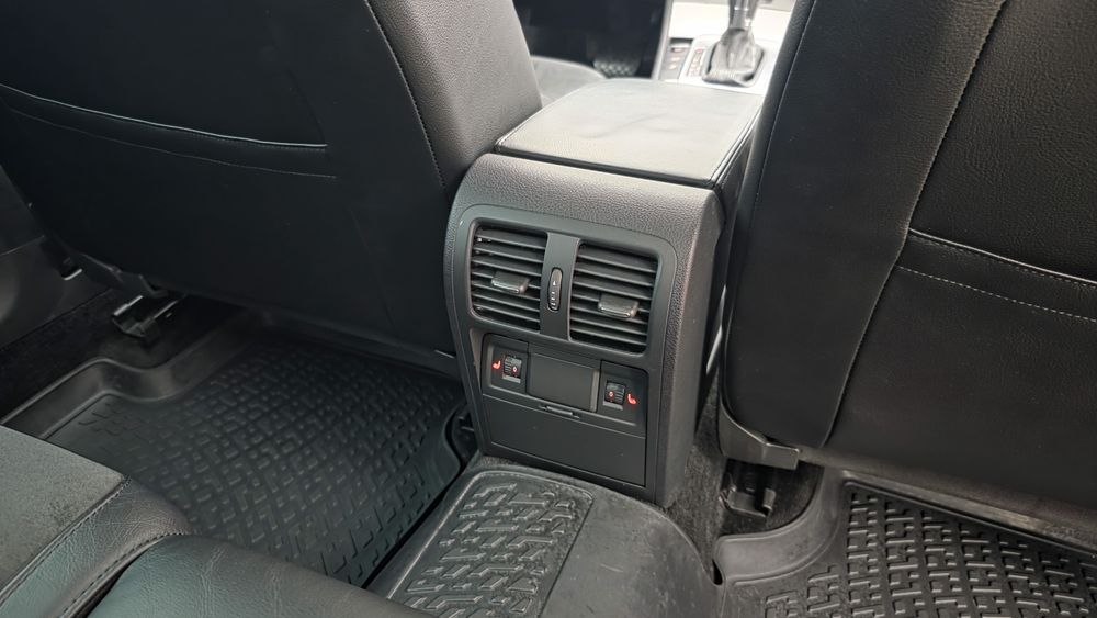 Volkswagen Passat B7 2.0TDI DSG Highline 2011