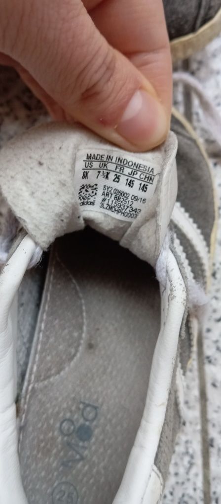 Sapatilhas adidas 25