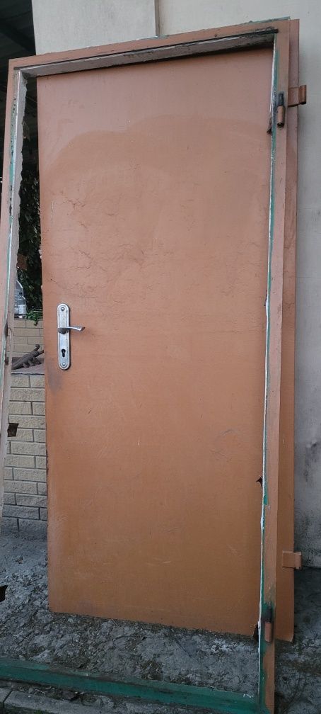 Дверь металлическая