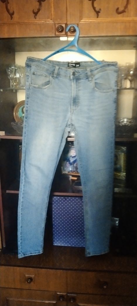 Продам фірмові чоловічі джинси 34 розм.в гарному стані